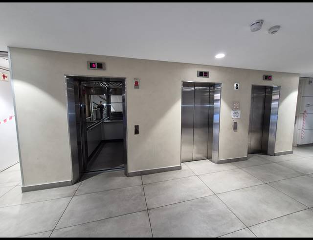 221M² OFFICE TO LET IN WOODMEAD